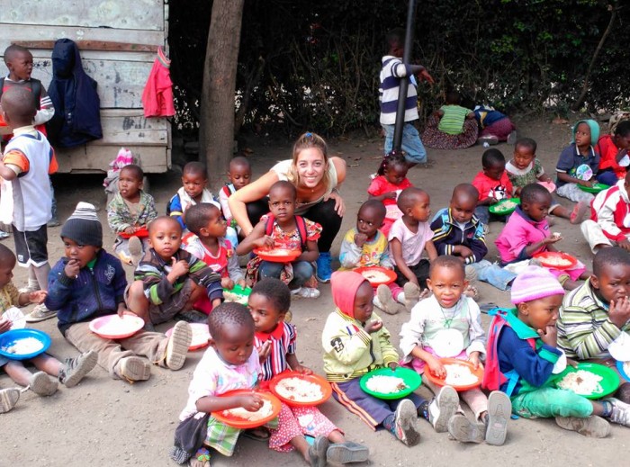 alimentacion-upendo-orphanage-school-2015.jpg